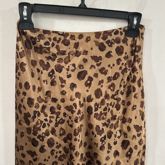 L'Agence Clarissa Bias satin slip midi skirt in cheetah print size XS - Picture 3 of 7